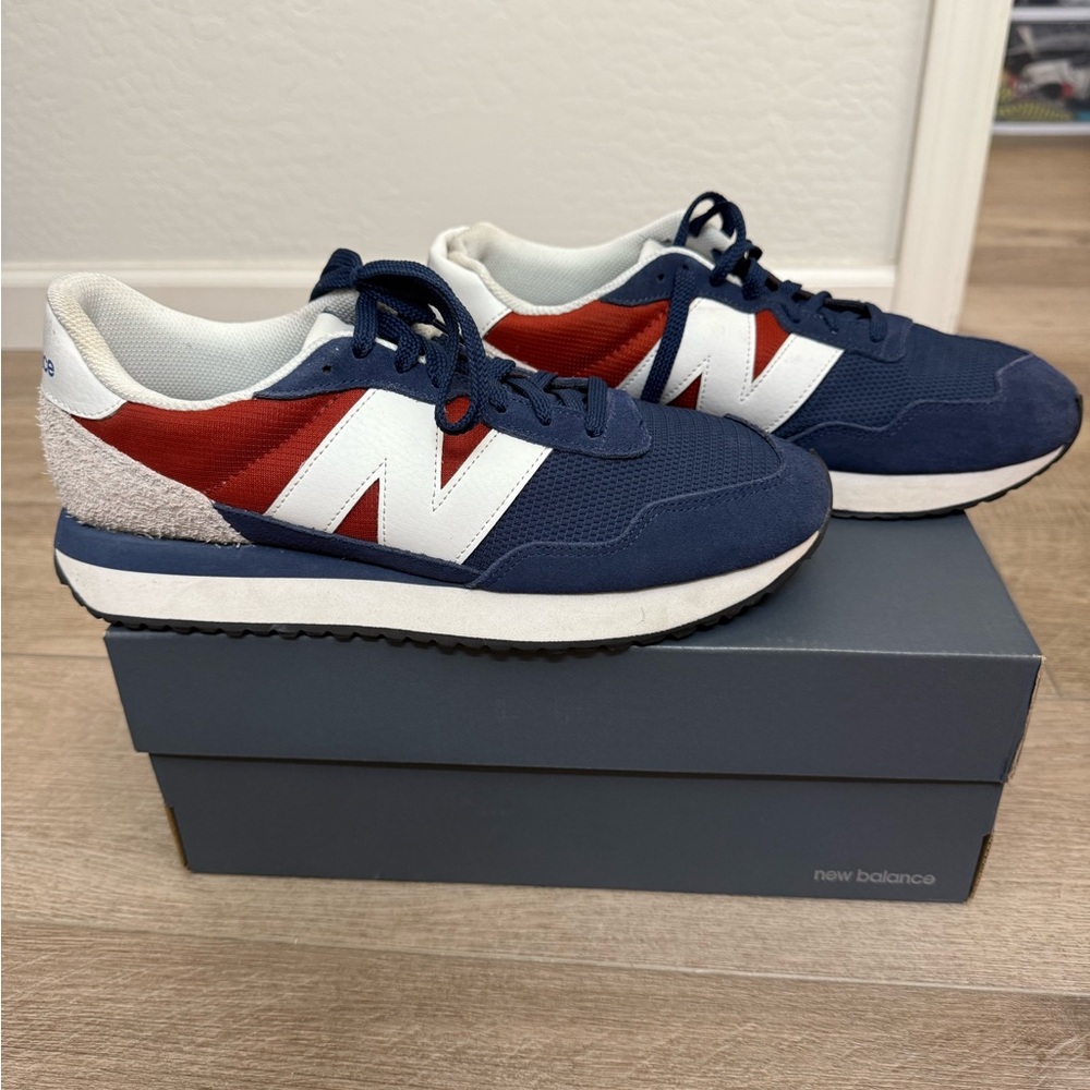 New Balance Men's Navy and Red 237 Shoes